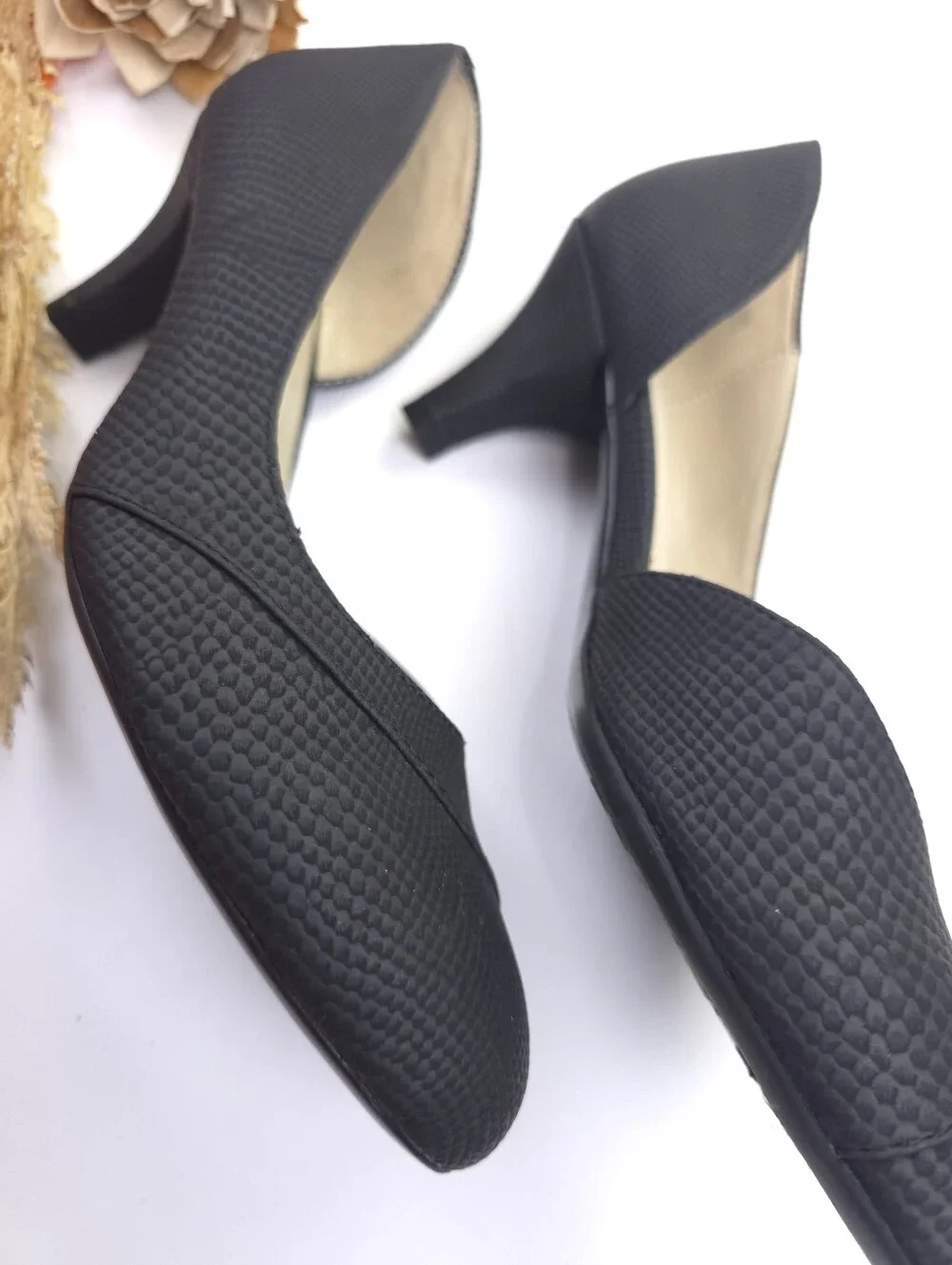 Naturalizer Black Textured Pointed-Toe Pumps 6.5m
